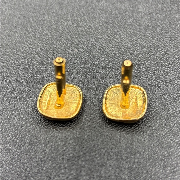 Black and Gold Cufflinks - Picture 2 of 3